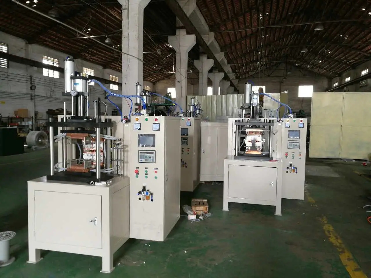 真空擴(kuò)散焊機(jī) 真空擴(kuò)散焊機(jī)